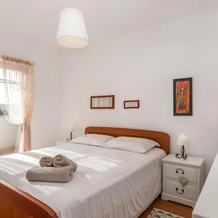 Jaki Villa