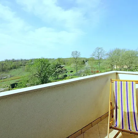 Jaki Villa